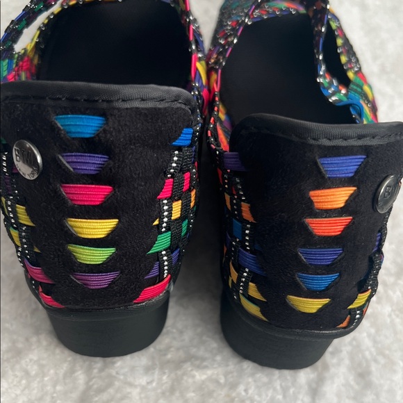 bernie mev. Comfy Yael Black Multicolor Memory Foam Woven Sandals - Picture 8 of 8